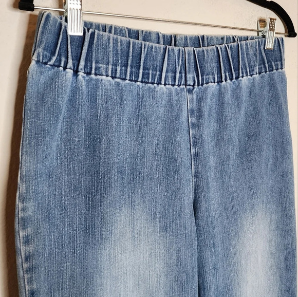 Soft Surroundings stretch waist pull on cropped jeans. - Picture 6 of 13